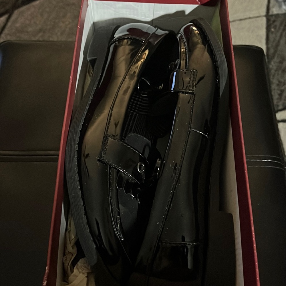 Women business casual black shoes size 9.5. Worn once.